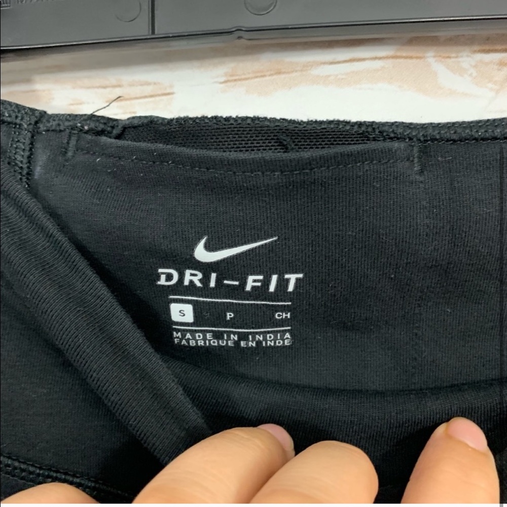 Nike Dri-fit Black Active Athletic Cropped Legging - Picture 2 of 3